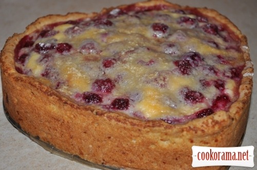 Curd cake with raspberry and white chocolate
