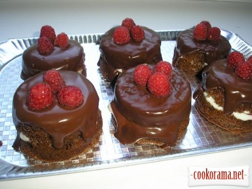 Cake Raspberry in chocolate