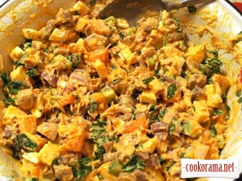 Salad with pumpkin and chicken